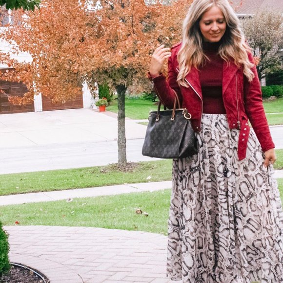 ChicWish Snake Printed Asymmetric Chiffon Maxi Skirt - Picture 7 of 7